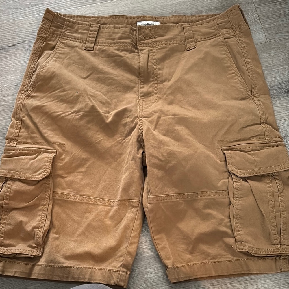 Men's Tan Cargo Shorts